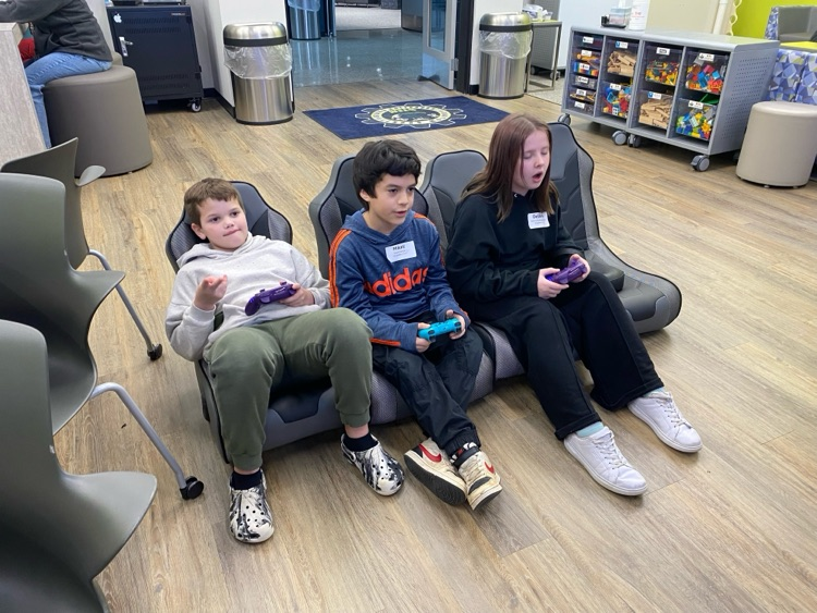 Fourth grade had a great time on their field trip to the BCCCA STEM lab!