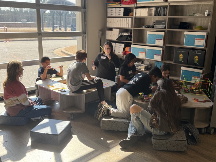 5th grade trip to the BCCCA STEM Innovation Center. Students enjoyed virtual tours of art museums and landmarks, art centered games on the ActiveFloor, and creating different forms of digital artwork!