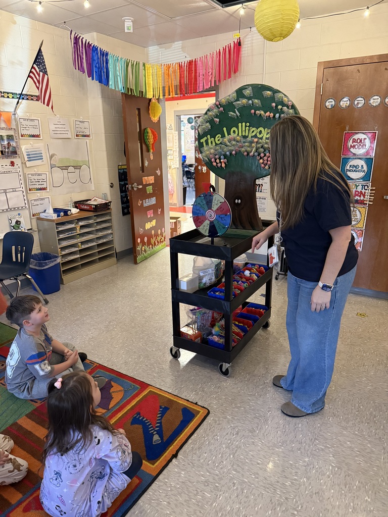 Ms. Payne's class spelled Perfect Attendance and won prizes from the prize cart! Congratulations!