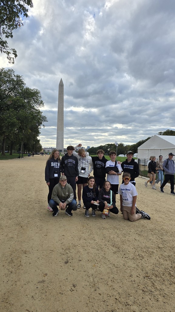 Students in front of the National Monument