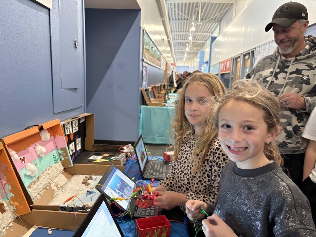 Bath Elementary Students created their own Magic School Bus dioramas and coded an interactive experience. 