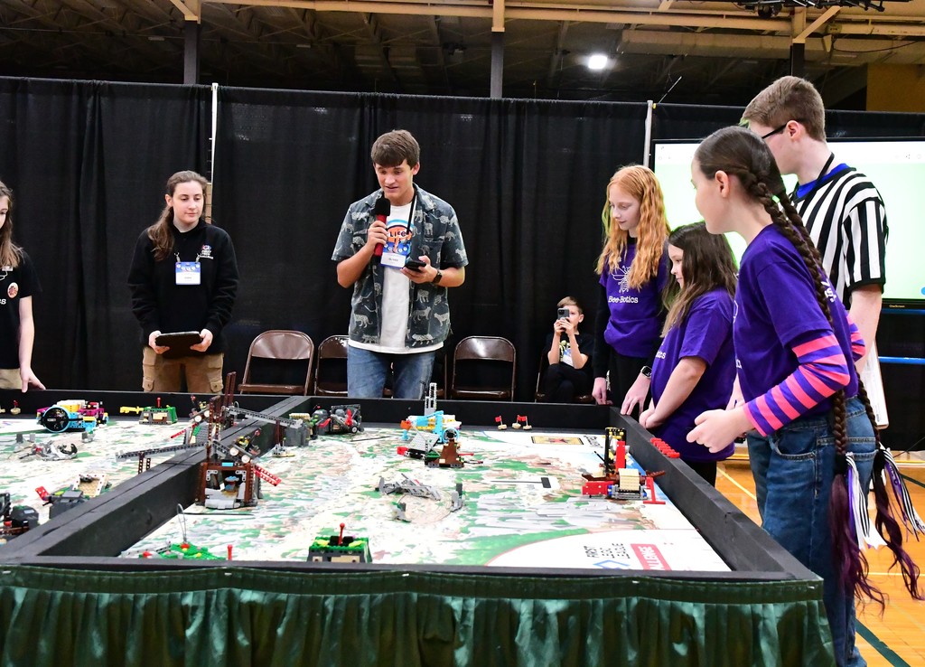 Students at bee botics comptetition