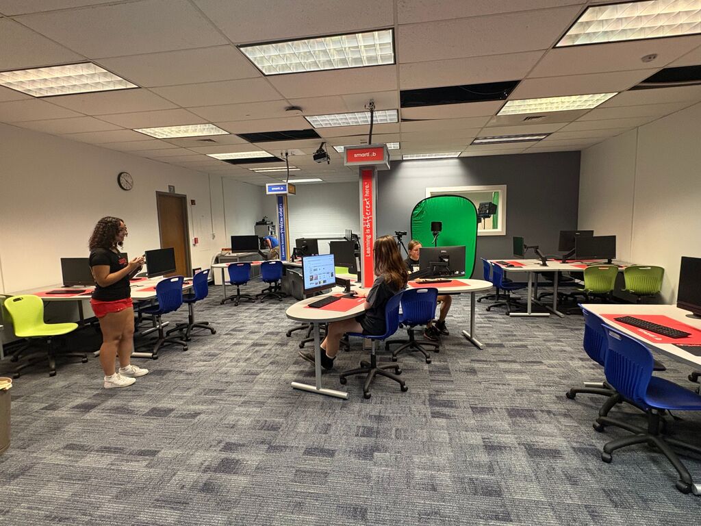Students working in the Smartlab
