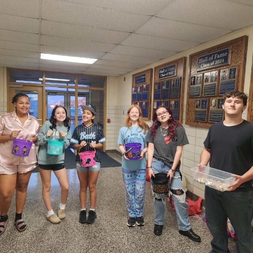 Our Positive Peer Advocates and Student Council teamed up this morning to give our high schoolers a festive start to their day! 🧡🖤
Today’s spirit day theme was “Dressed for the Wrong Occasion,” and our students showed up ready to have some fun! 🎭