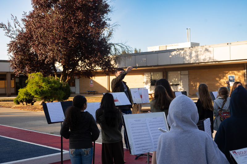 a band plays early in the morning