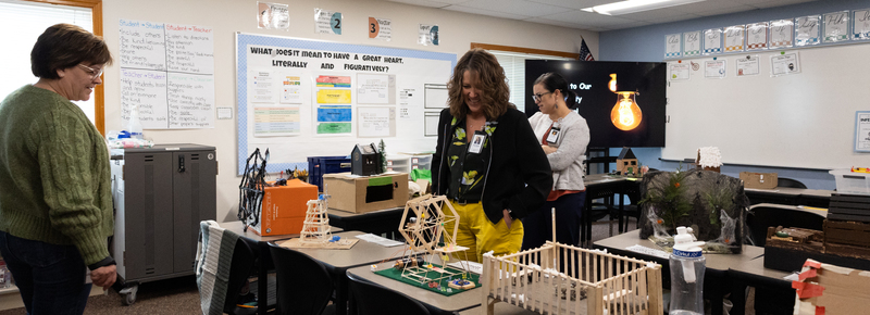 students demonstrate electricity project