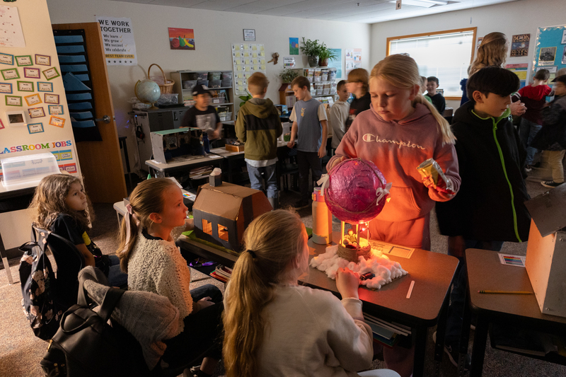 students demonstrate electricity project
