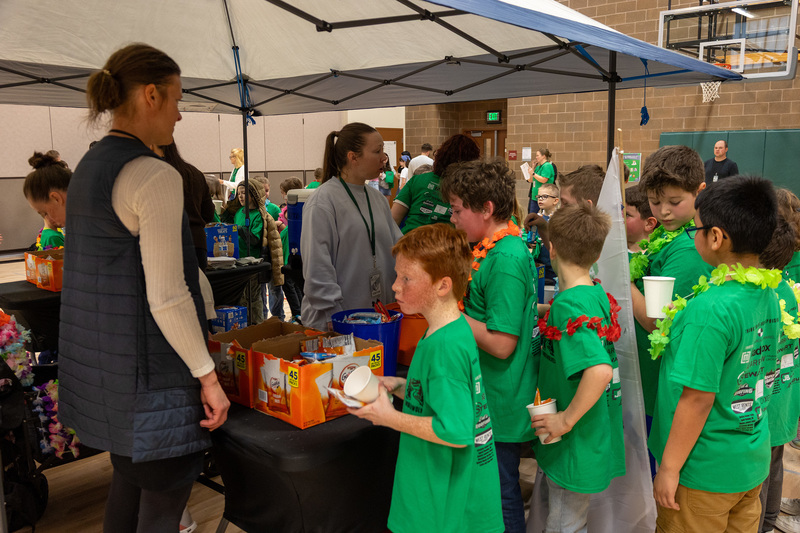 kids enjoying a healthy snack