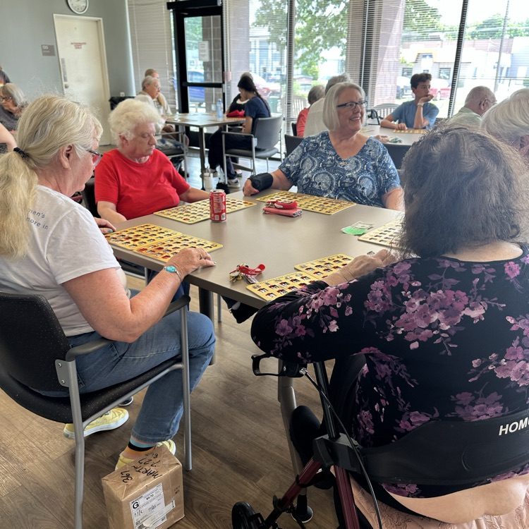 be high school key club members volunteer their time to do bingo at the Knickerbocker apartments