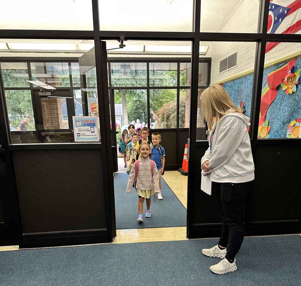 welcome back to school photo (first day of kindergarten 2025)