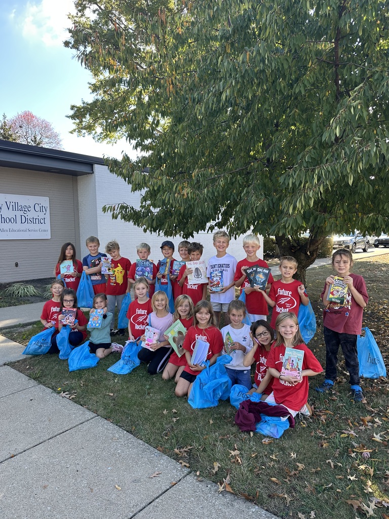 Mrs. Heideloff's second grade class at the book fair october 2025 photo