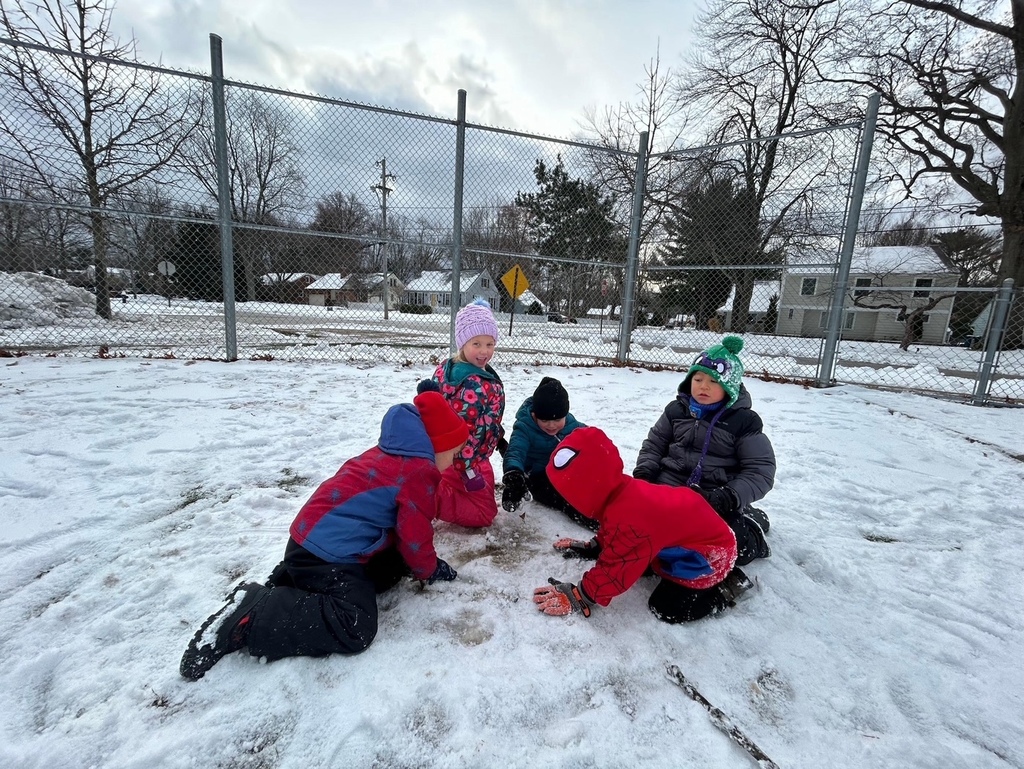glenview prek students playing in snow