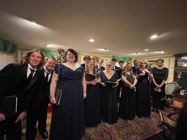 BHS Choraleers at Cahoon Christmas