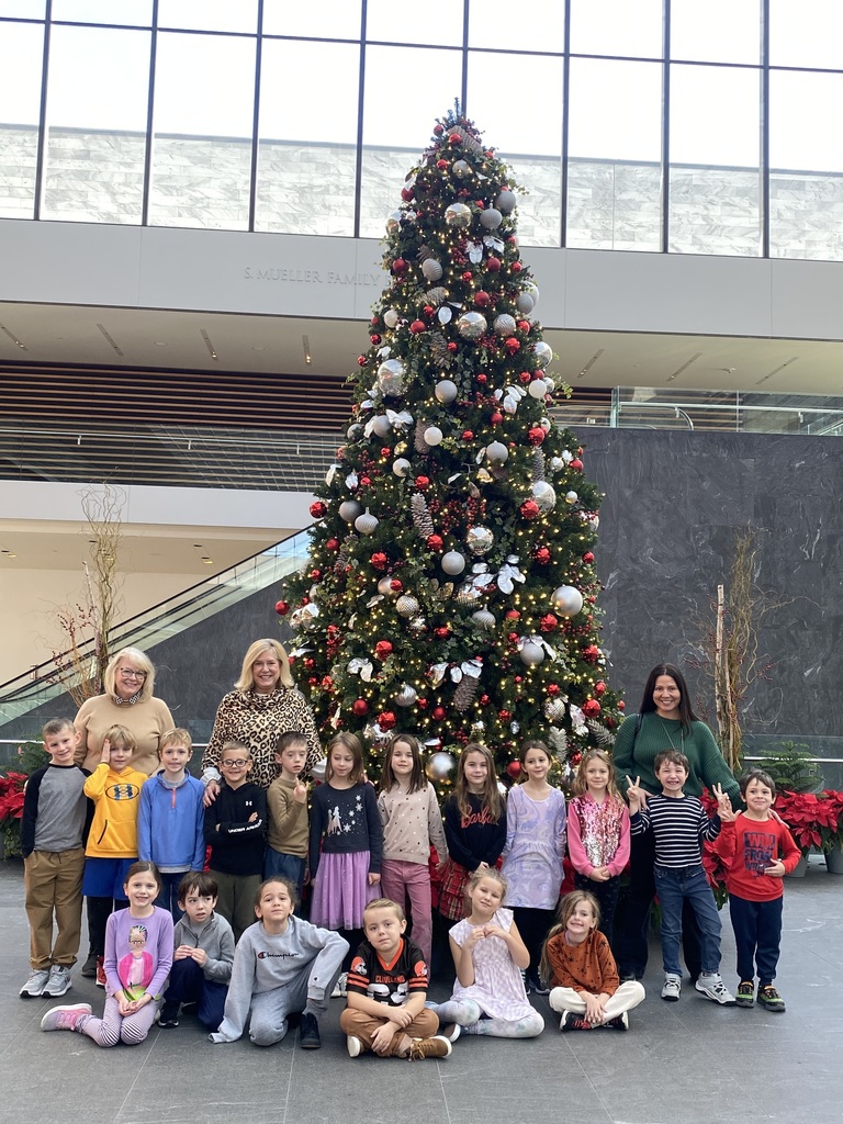 Godlewski class at art museum photo