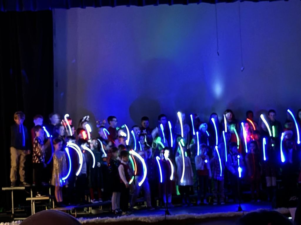 Normandy second-grade holiday concert photo