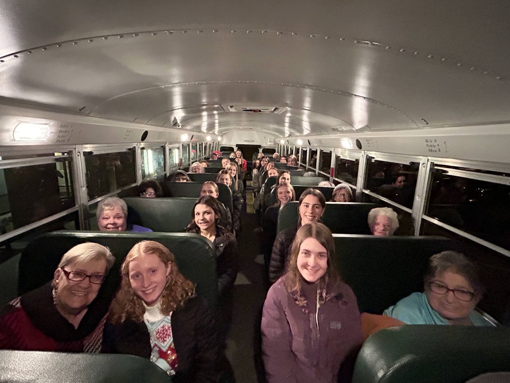 Key Club holiday lights with Knickerbocker