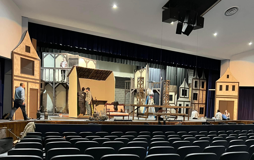 Something Rotten set photo