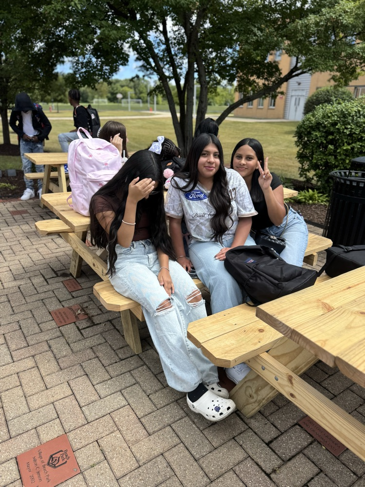 courtyard lunch 