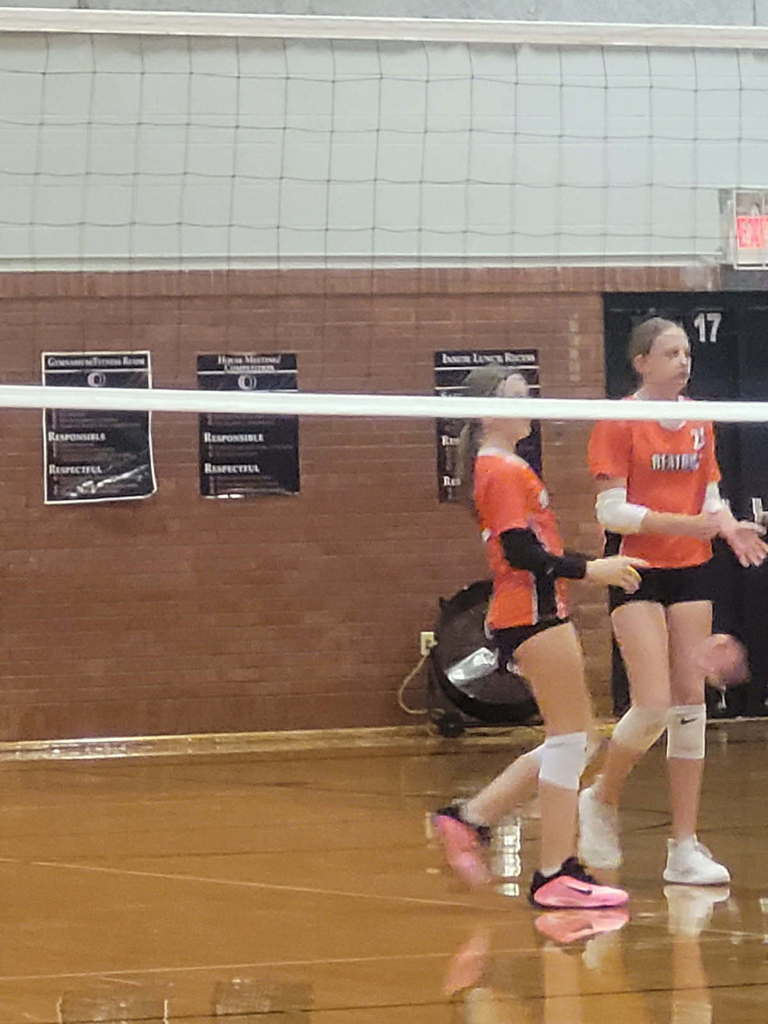 Great job, Beatrice Middle School Volleyball team, on the W-W-W's tonight! 🏐 Keep working hard!! 💪#bmshousesoforange