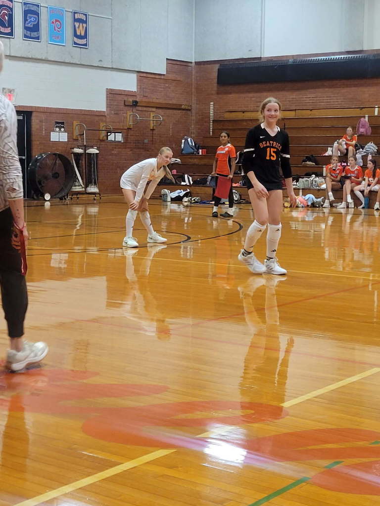 Great job, Beatrice Middle School Volleyball team, on the W-W-W's tonight! 🏐 Keep working hard!! 💪#bmshousesoforange