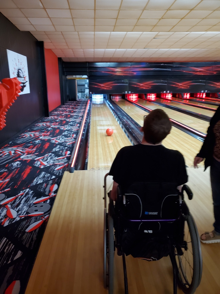 Bowling at Mane's Lanes