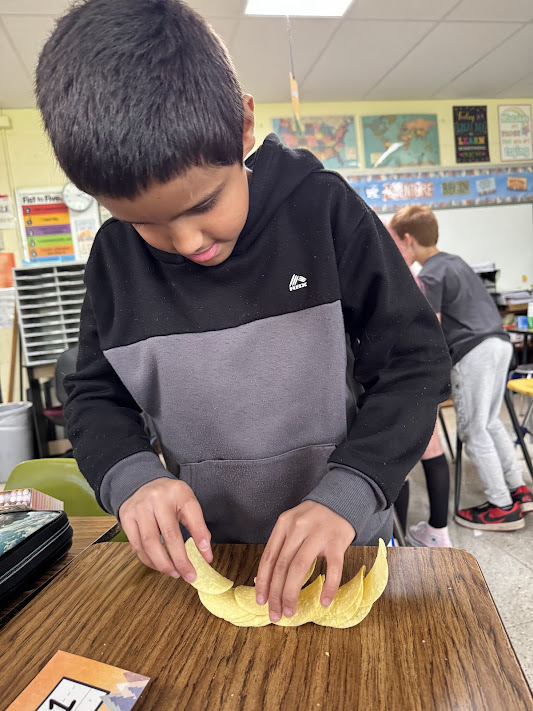 Shaw 5th Graders recreate pringles challenge