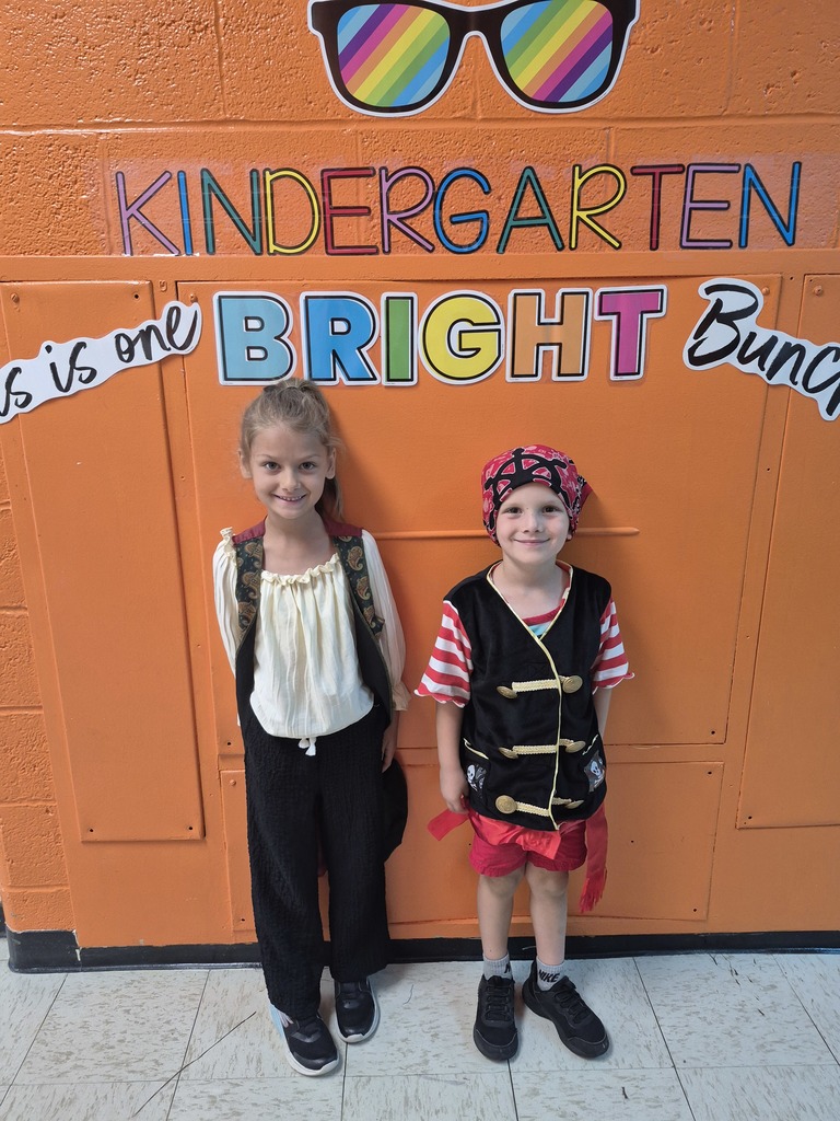 Main elementary kindergarteners dress like pirates for talk like a pirate day