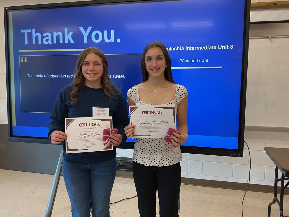 Riley Vent and Sophia Genditzki gaining their certificates for the event.