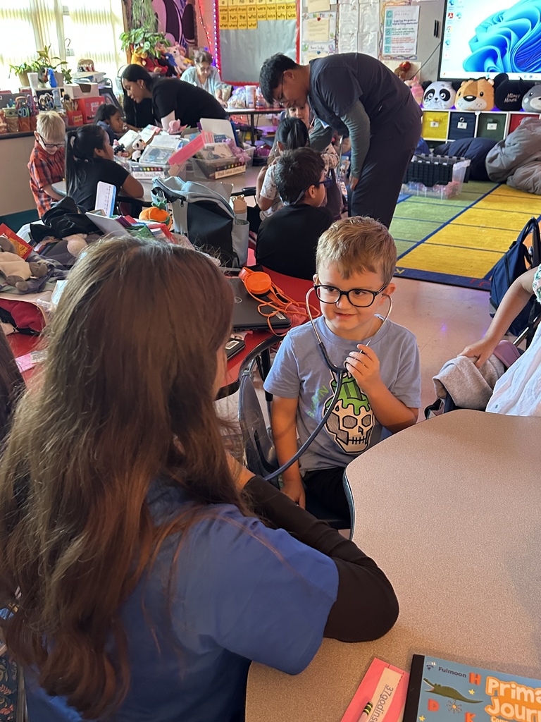 SCHS HOSA Gives Lesson at Eakin Elementary