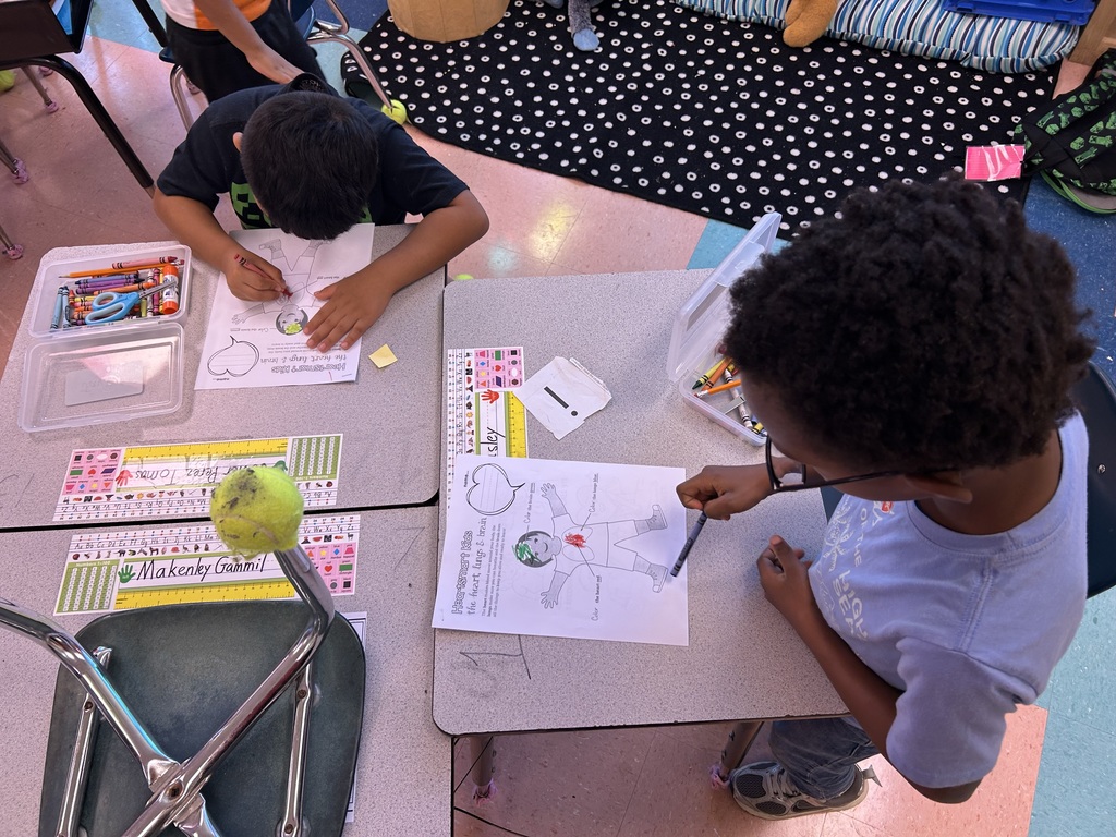 SCHS HOSA Gives Lesson at Eakin Elementary