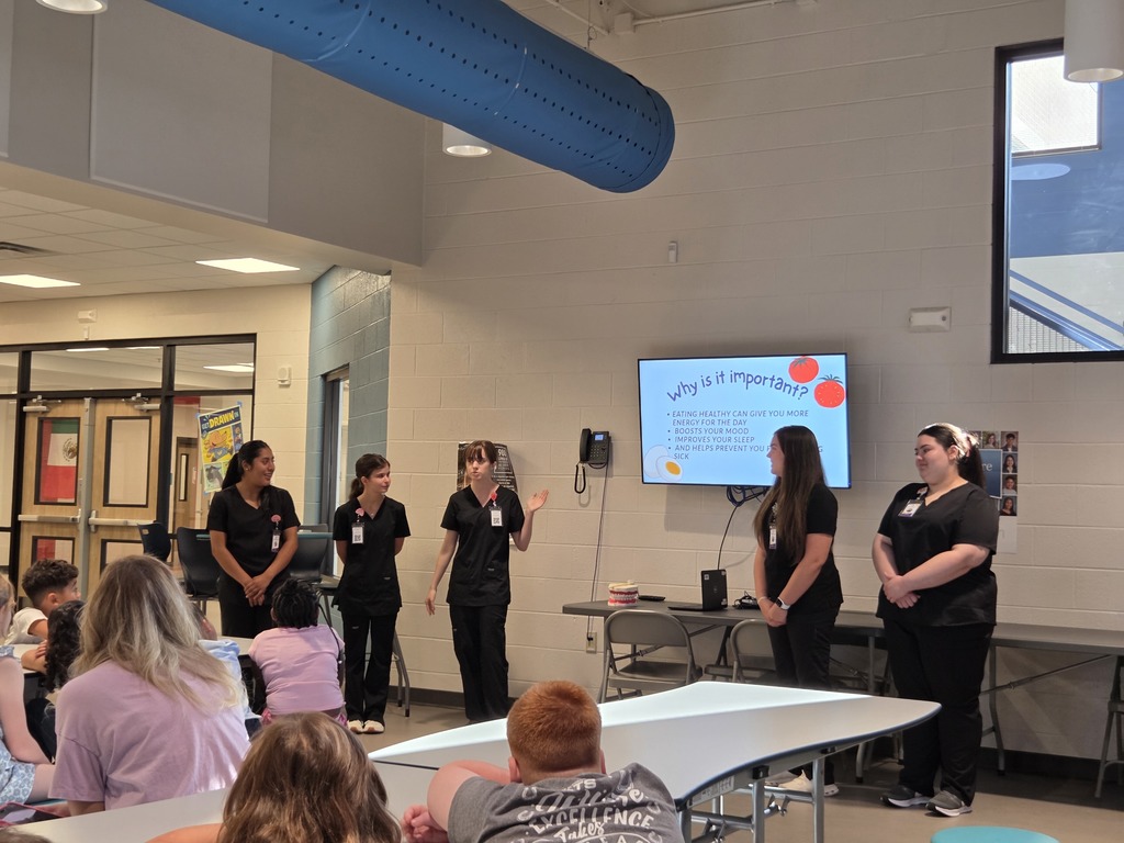 Seniors Clinical Internship STEAM Project Human Body @ Cartwright Elementary School