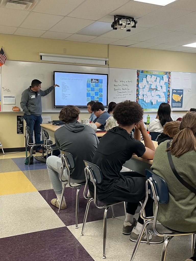 Jon Huddleston from MTSU Visits Community HS JAG Class