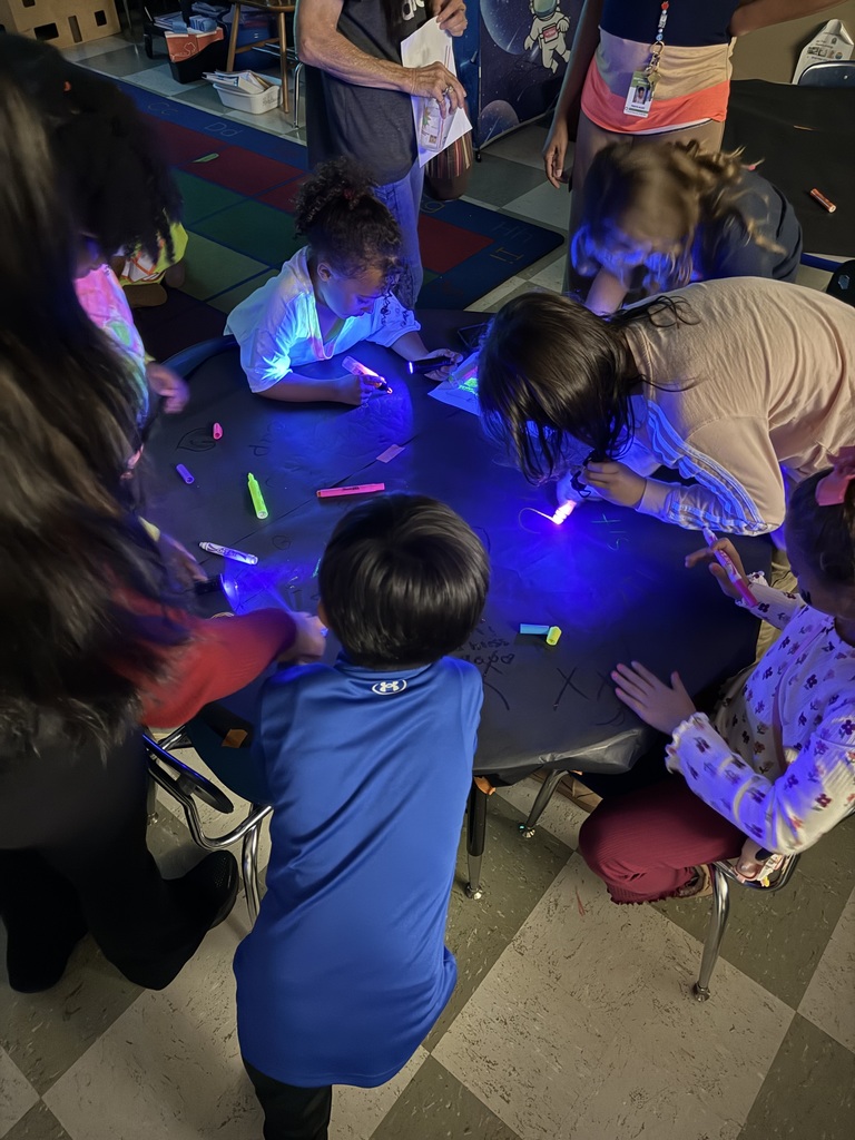 Let's GLOW Read Family Literacy Night at Eakin Elementary