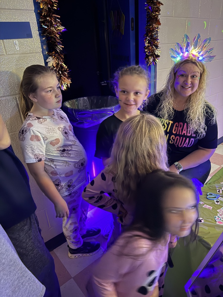 Let's GLOW Read Family Literacy Night at Eakin Elementary