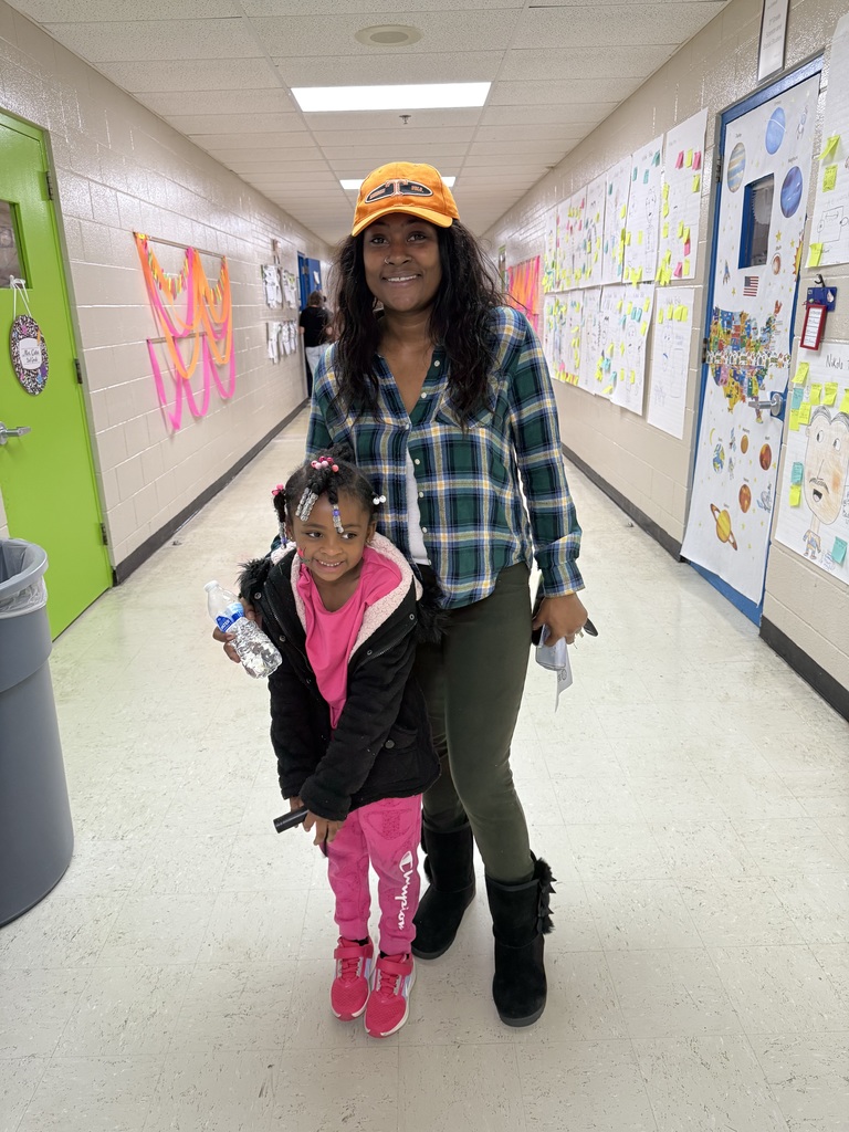 Let's GLOW Read Family Literacy Night at Eakin Elementary