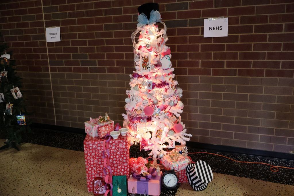 SCHS Renaissance Program Christmas Tree Decorating Contest 