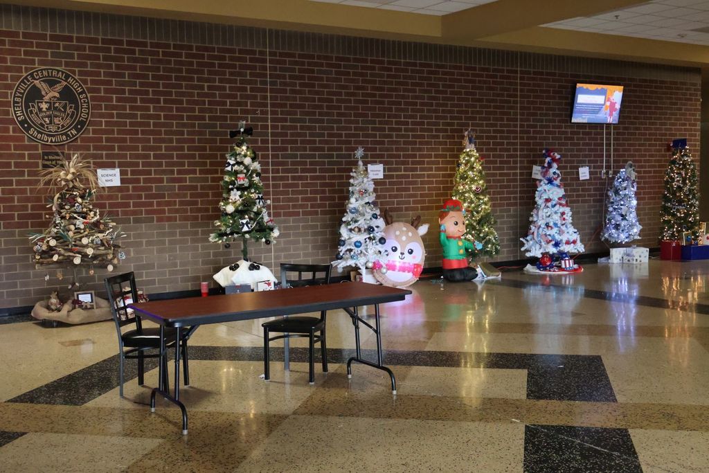 SCHS Renaissance Program Christmas Tree Decorating Contest 