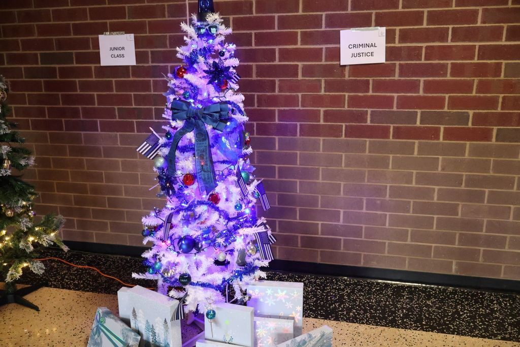 SCHS Renaissance Program Christmas Tree Decorating Contest 