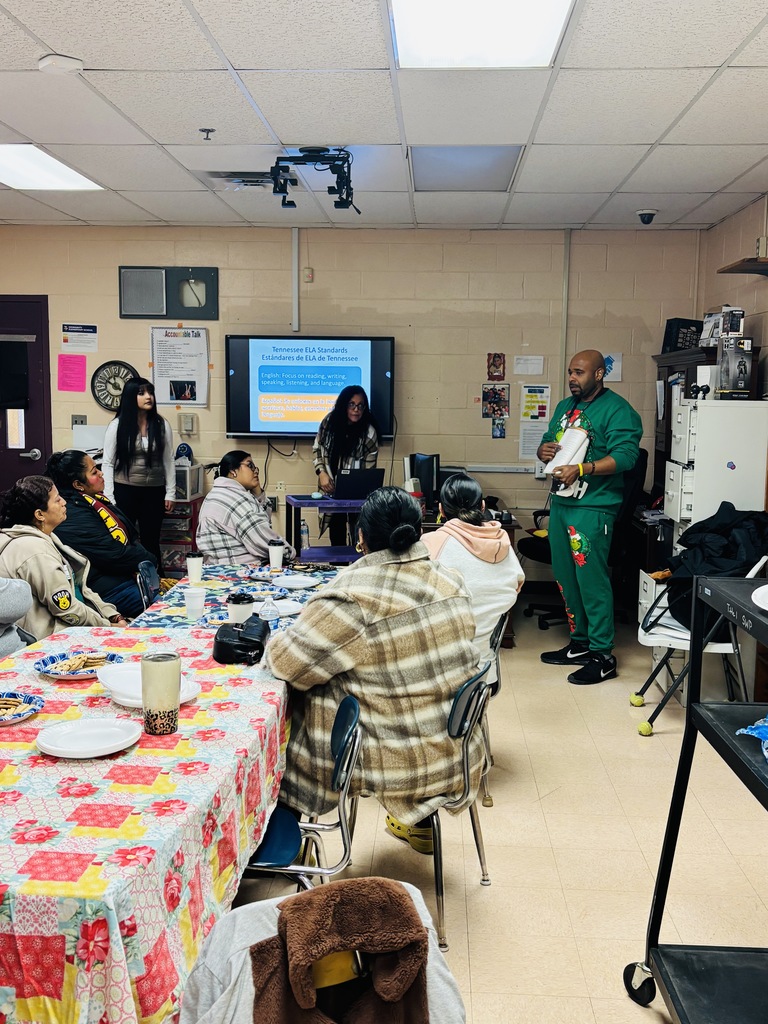 Community Elementary School ESL Teachers Host ESL Parent Meeting