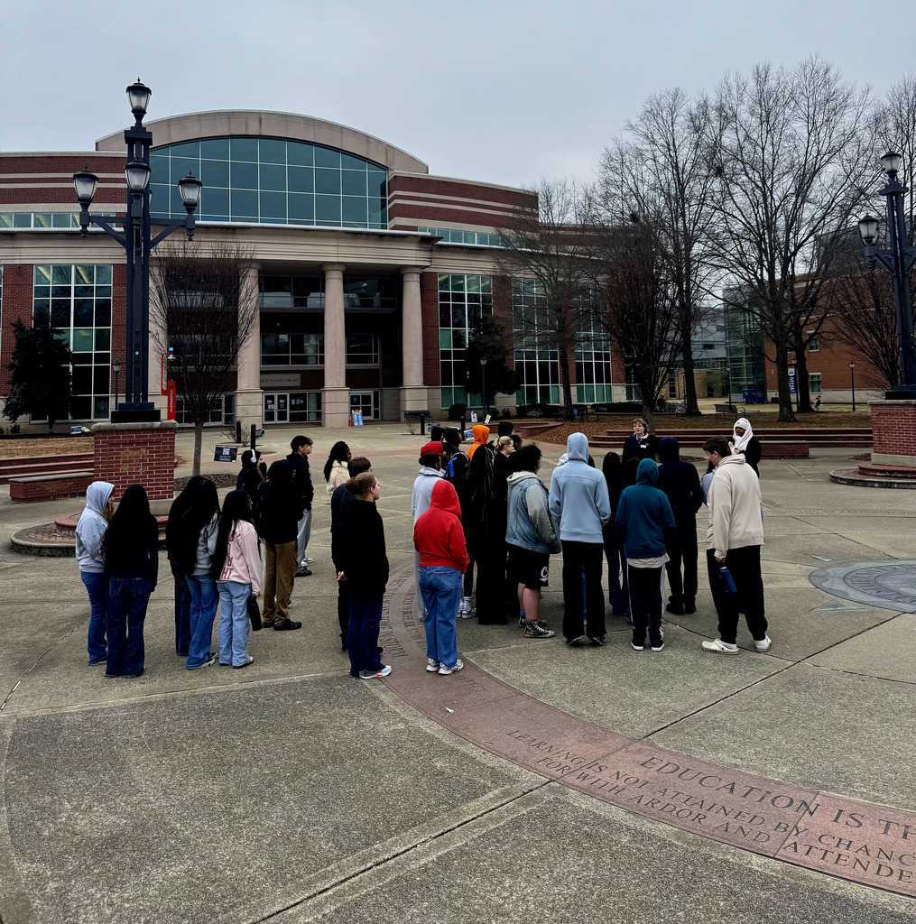 HMS students taking a tour of MTSU on a GearUp field trip