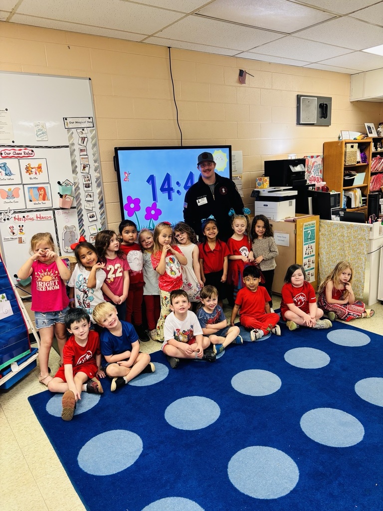 volunteer reader and students