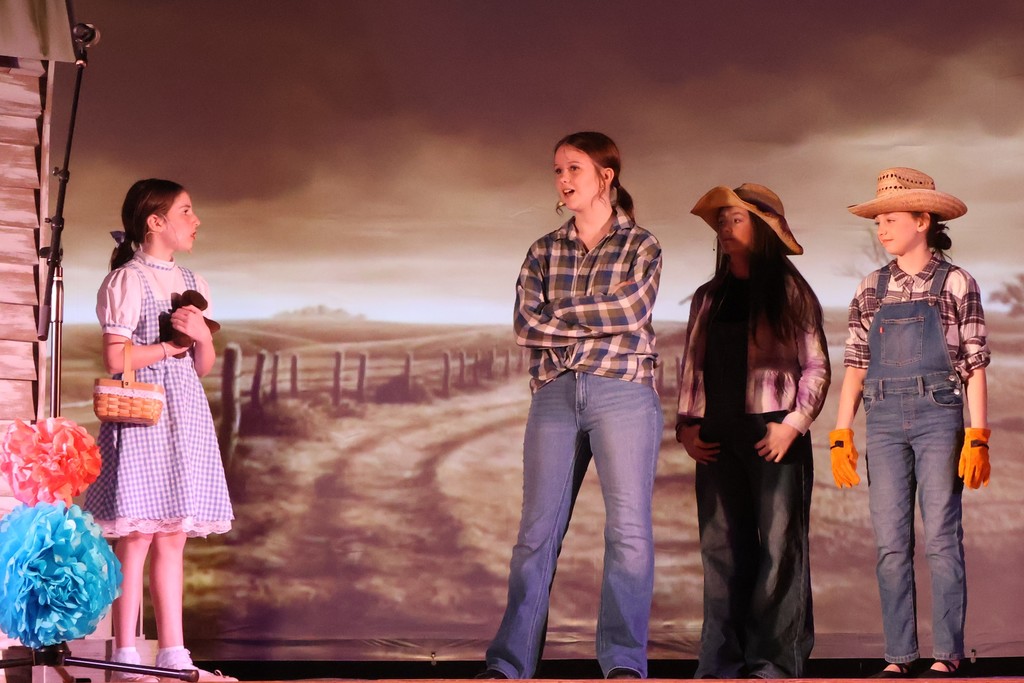 Thomas Magnet School The Wizard of Oz Performance by Students. 