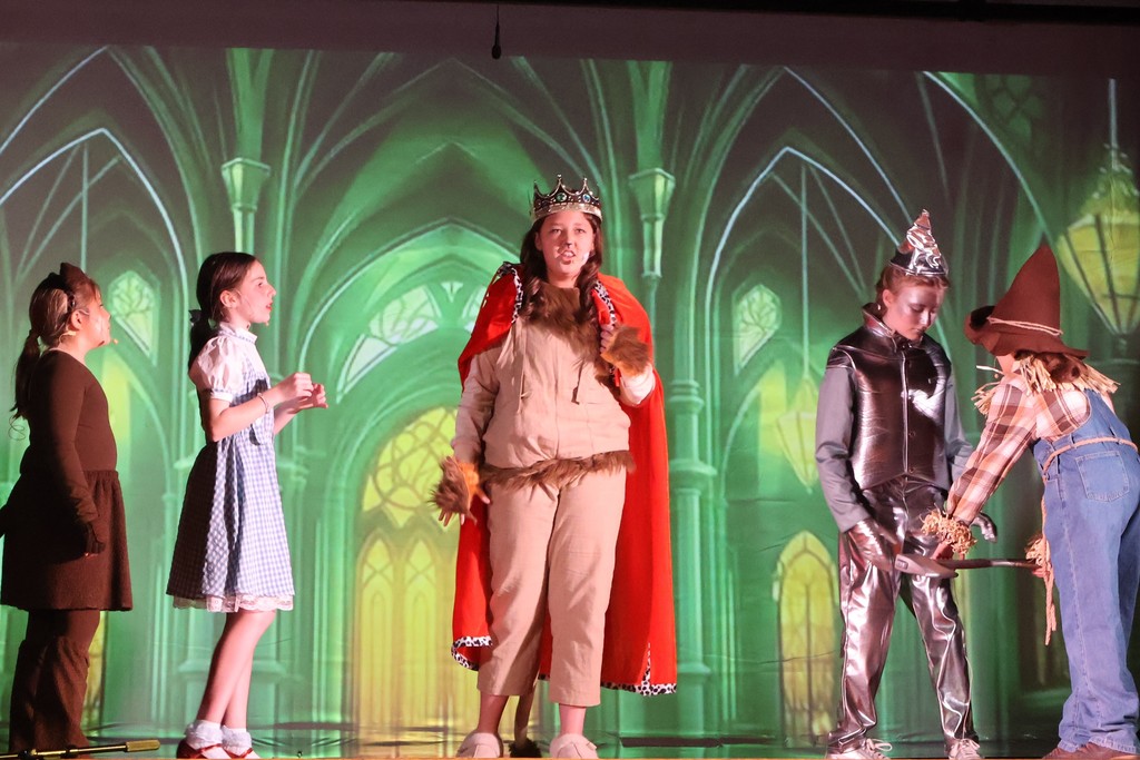 Thomas Magnet School The Wizard of Oz Performance by Students. 