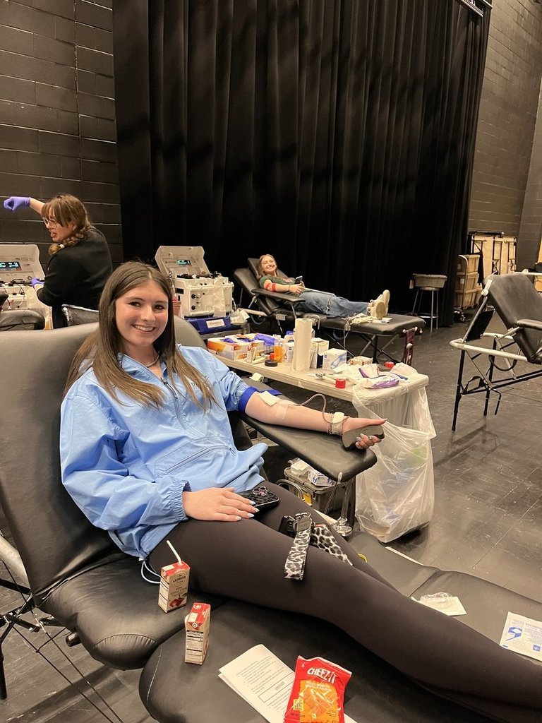 students donating blood
