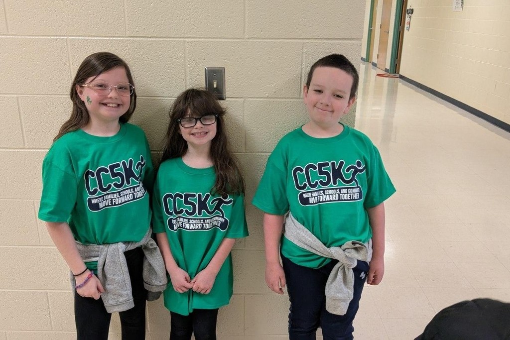 Students from Southside Elementary School pose for a picture wearing their CC5K shirts.