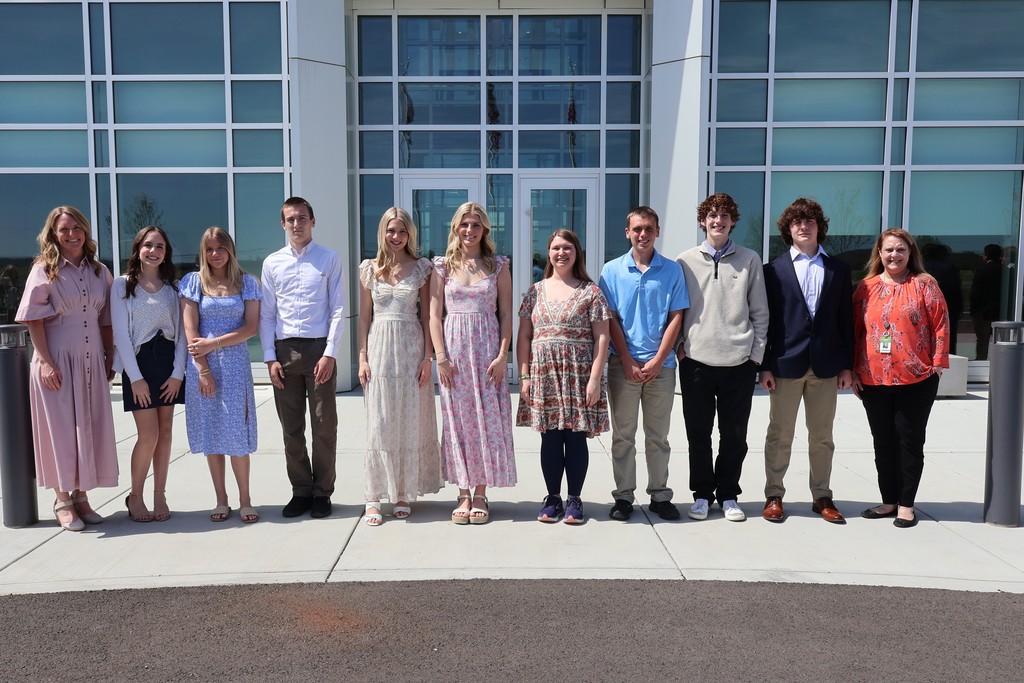 Group picture of the Cascade High School Top 10 Seniors