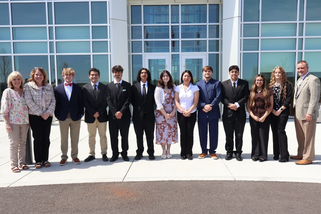 Group picture of the Shelbyville Central High School Top 10 Seniors