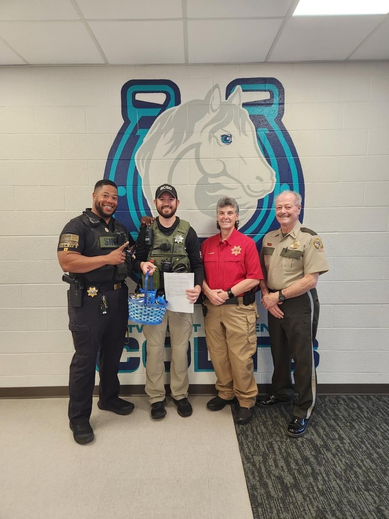 Group picture with Deputy Chase Bledsoe