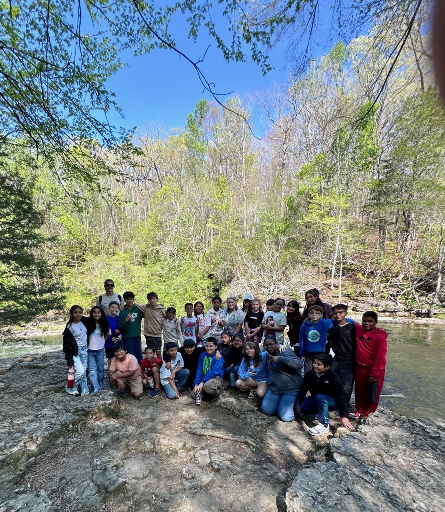 Group photo of 5th grade students from East Side Elementary School at Old Stone Fort State Park