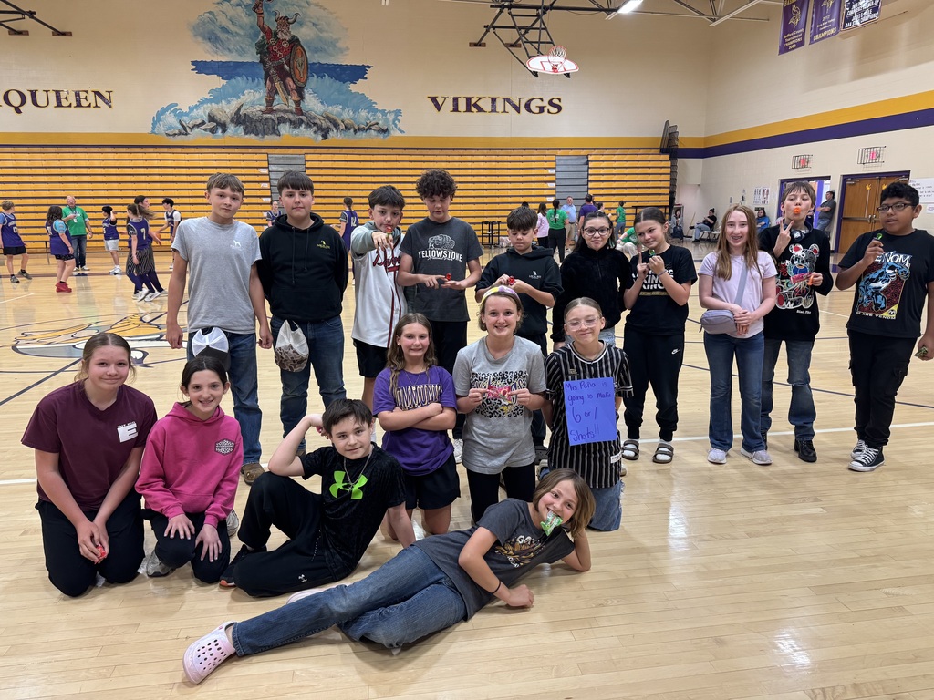 class posing for a picture
